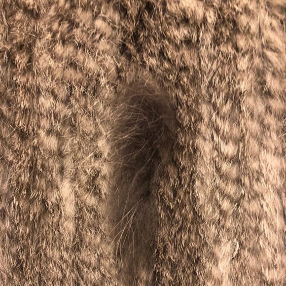 Beautiful Brand New Fur Best WITH TAGS! - Picture 2 of 3
